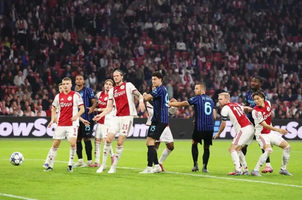 Ajax defensive wall