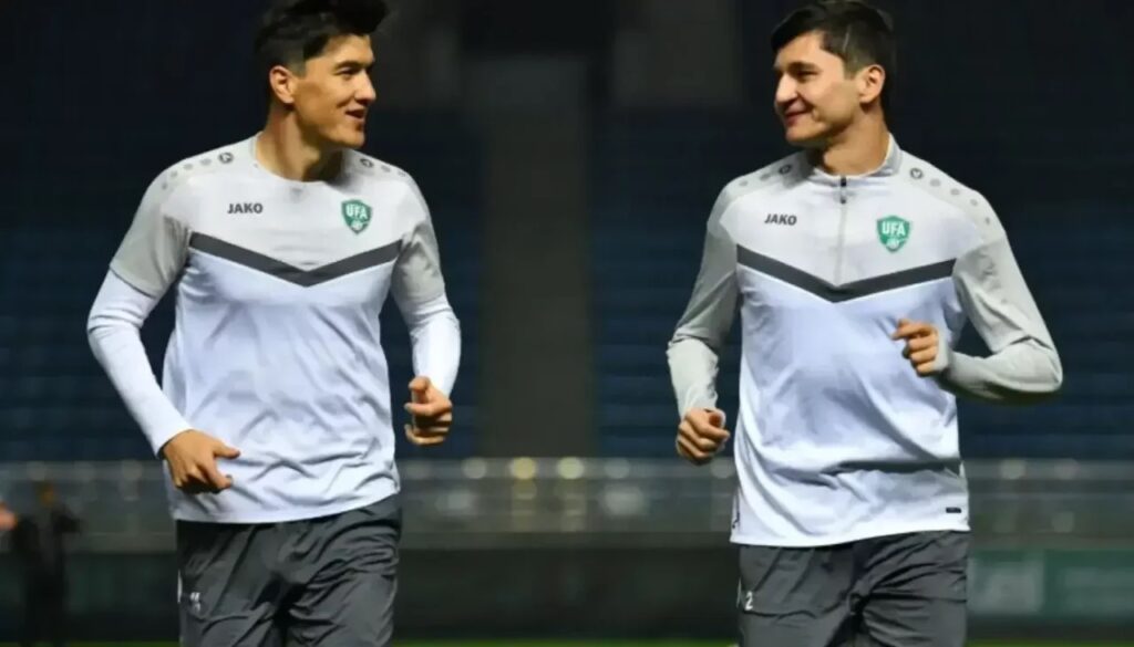 Uzbek Stars Shomurodov (left) and Khusanov (right)