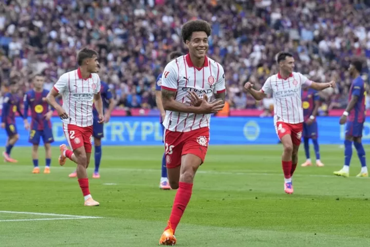 Alex Witsel celebrating his goal