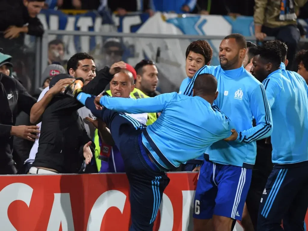 The most bizarre red card incidents (1)